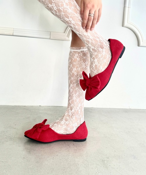 Loueme(ルエム)の「ポインテッドトゥリボンフラットパンプス(パンプス・レディース・アイボリー/ブラック/レッド・23.5cm/24.5cm)」の20枚目の写真