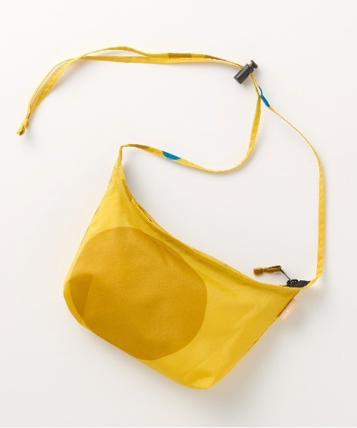 392 plusm（サンキューニプリュスエム）の「tr:392plusm　サンキューニ プリュス エム：pochette：マル　シルバー　カモフラージュ　超軽量ポシェット　超軽量撥水サコッシュ（ショルダーバッグ・レディース・カーキ/ブラック/ブラウン/レッド/イエロー/デザートカモ/タイガーカモ/シルバー/ネイビー・FREE）」の5枚目の写真