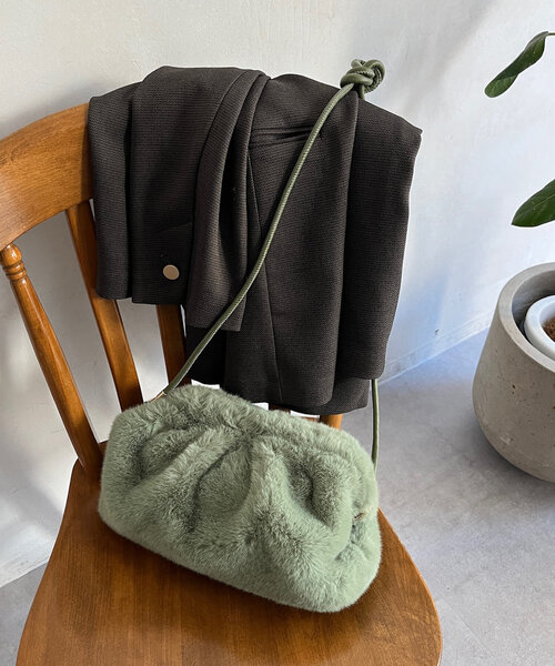 DouDou(ドゥドゥ)の「ラビットライクファーポシェット(ショルダーバッグ・レディース・サックスブルー/グリーン系その他2・FREE)」の13枚目の写真
