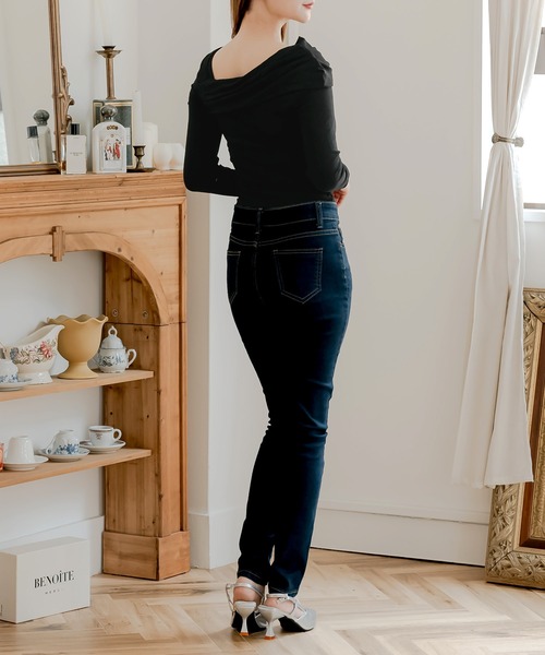 Julia Boutique（ジュリアブティック）の「ワンショルダー風カットソー（Tシャツ/カットソー・レディース・ブラウン/パープル/ブラック・ONE）」の6枚目の写真