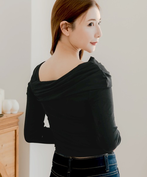 Julia Boutique（ジュリアブティック）の「ワンショルダー風カットソー（Tシャツ/カットソー・レディース・ブラウン/パープル/ブラック・ONE）」の7枚目の写真