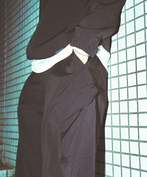 417 EDIFICE（フォーワンセブンエディフィス）の「”WASHER NYLON” RNカーゴパンツ（カーゴパンツ・メンズ・ブラック/チャコールグレー・LARGE/MEDIUM）」の20枚目の写真