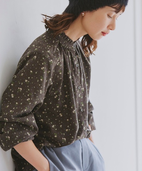 studio CLIP（スタディオクリップ）の「【3シーズンシリーズ】シングルガーゼ襟フリルブラウス（シャツ/ブラウス・レディース・グレー/オフホワイト/ブラック/ピンク/サックスブルー/チャコール/イエロー/アイボリー/ベージュ・LARGE/MEDIUM）」の16枚目の写真