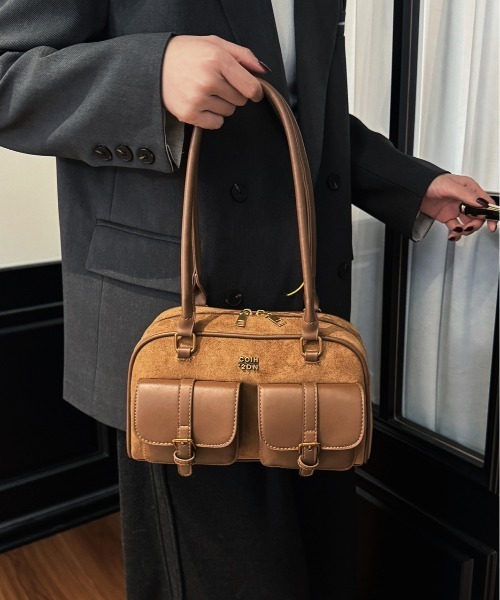 FREE STYLISTS(フリー スタイリスト)の「Y2K マルチポケットショルダーバッグ レトロ バックルデザインBAG / 500mlペットボトル収納可能(ショルダーバッグ・レディース・ブラウン/ブラック/ダークブラウン/ワイン/カーキ・FREE)」の17枚目の写真