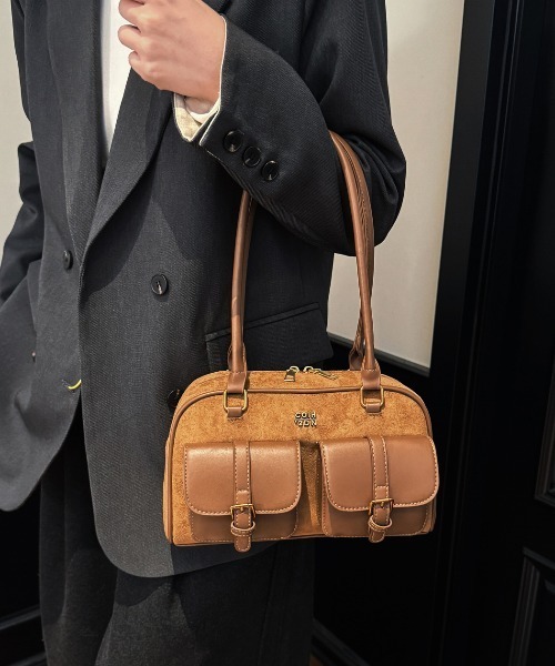 FREE STYLISTS(フリー スタイリスト)の「Y2K マルチポケットショルダーバッグ レトロ バックルデザインBAG / 500mlペットボトル収納可能(ショルダーバッグ・レディース・ブラウン/ブラック/ダークブラウン/ワイン/カーキ・FREE)」の18枚目の写真