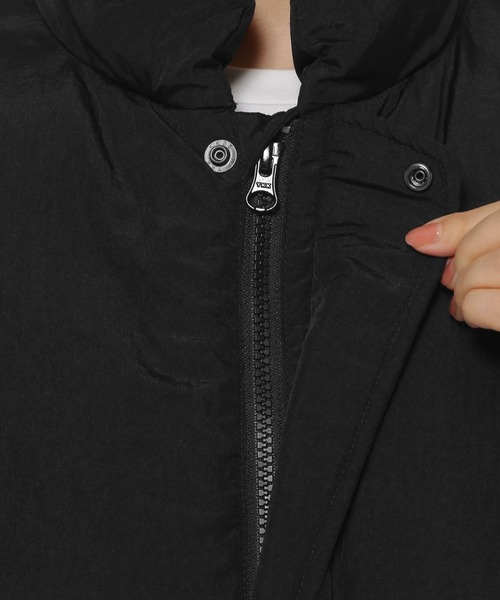 LOWRYS FARM（ローリーズファーム）の「ナカワタショートベスト 133588（ダウンベスト・レディース・ベージュ/ブラック・FREE）」の20枚目の写真