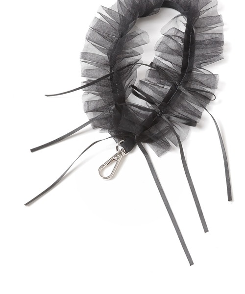 FOREVER 21（フォーエバー トゥエンティーワン）の「チュールリボンショートストラップ（スマホグッズ・レディース・グレー/ブラック・FREE）」の7枚目の写真