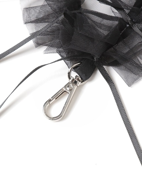 FOREVER 21（フォーエバー トゥエンティーワン）の「チュールリボンショートストラップ（スマホグッズ・レディース・グレー/ブラック・FREE）」の8枚目の写真