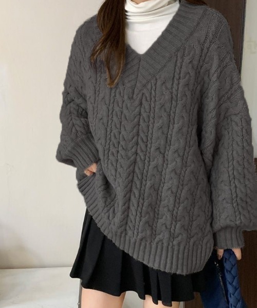 【ディーゼル】M-OXIAケーブルニット Vネック クロップドニット XS ディーゼル】M-OXIAケーブルニット Vネック クロップドニット XS