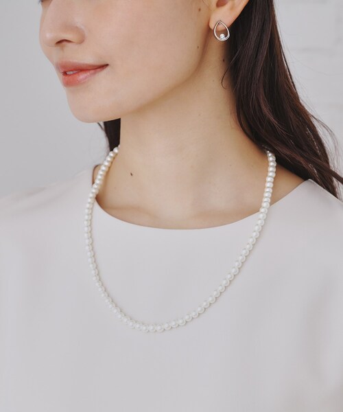 OPAQUE.CLIP（オペークドットクリップ）の「ガラスパールロングネックレス（ネックレス・レディース・オフホワイト・00）」の2枚目の写真