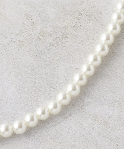 OPAQUE.CLIP（オペークドットクリップ）の「ガラスパールロングネックレス（ネックレス・レディース・オフホワイト・00）」の4枚目の写真