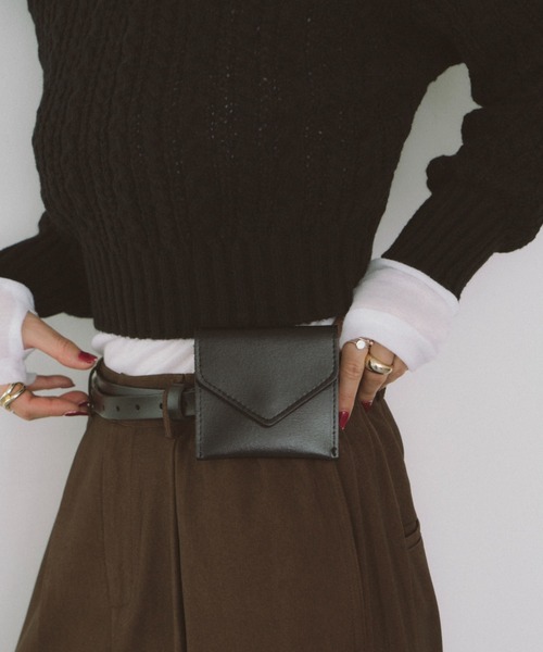 HANNE(アン)の「フェイクレザーベルトポーチ(ショルダーバッグ・レディース・ブラック/ブラウン・FREE)」の13枚目の写真