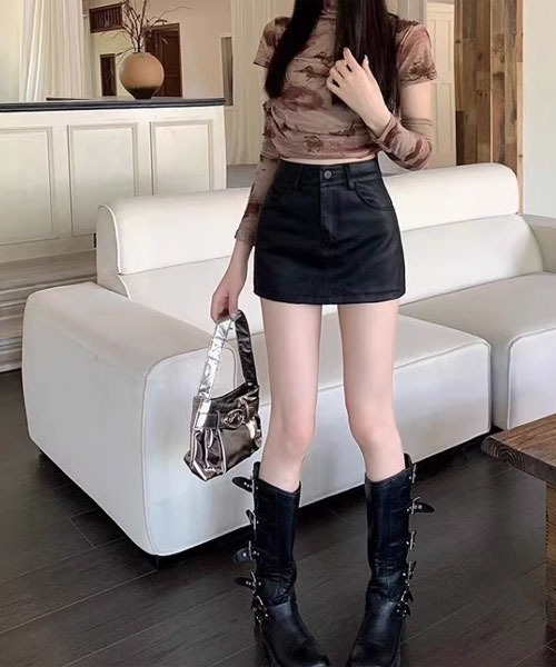 Mayree（メイリー）の「【Mayree】合成皮革  台形 ミニスカート（スカート・レディース・ブラウン/ブラック・SMALL/MEDIUM/LARGE）」の3枚目の写真