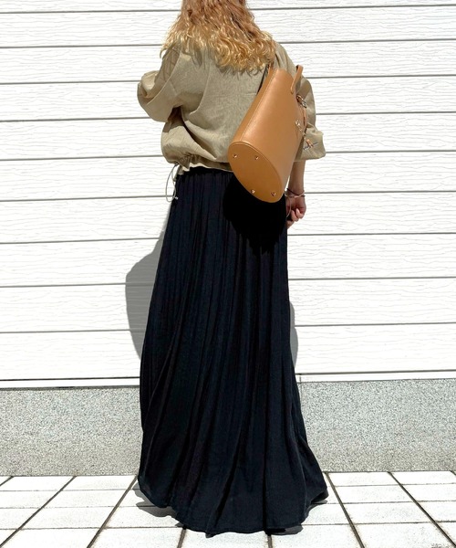 Q(キュー)の「チェーン付きバケットトート(トートバッグ・レディース・ブラック/ベージュ・ONE SIZE)」の11枚目の写真