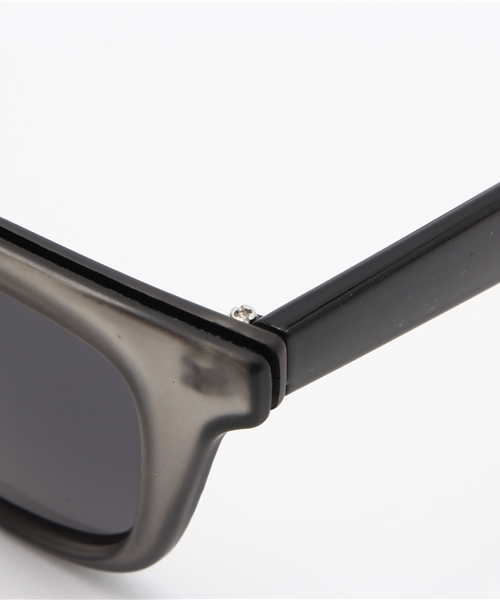AZUL by moussy（アズールバイマウジー）の「マットフレームウエリントン型サングラス（サングラス・レディース・ブラック/ブラウン・FREE）」の5枚目の写真