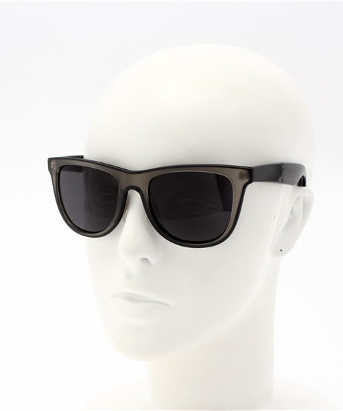 AZUL by moussy（アズールバイマウジー）の「マットフレームウエリントン型サングラス（サングラス・レディース・ブラック/ブラウン・FREE）」の9枚目の写真