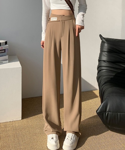 Teem Store(チームストア)の「ウエストデザイン スタイルアップ タックスリムスラックス(スラックス・レディース・ベージュ/ブラック・S/L/M)」の2枚目の写真