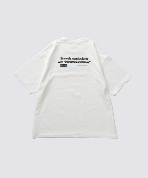 FIDELITY（フィデリティ）の「SCHEMES LOGO TUBE TEE / 企業ロゴプリントTシャツ（Tシャツ/カットソー・メンズ・その他1/ネイビー/ホワイト・LARGE/MEDIUM）」の4枚目の写真