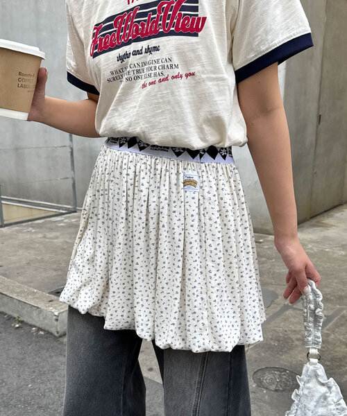 HELLO.SANFRANCISCO(ハローサンフランシスコ)の「【HELLO.SANFRANCISCO/ハローサンフランシスコ】小花柄バルーンスカート(スカート・レディース・オフホワイト/ネイビー・ONE SIZE)」の2枚目の写真