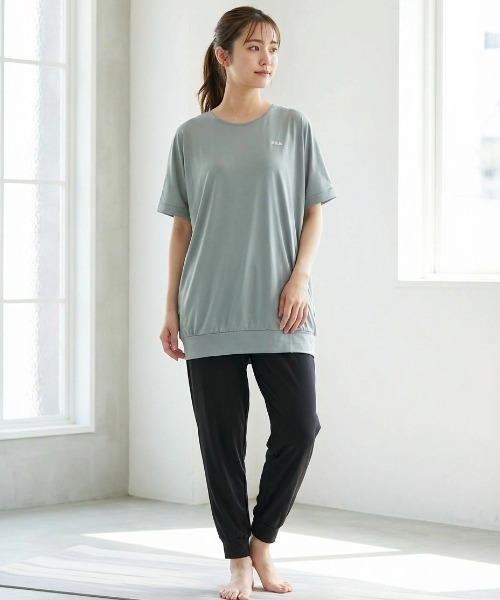 FILA（フィラ）の「【FILA/フィラ】上下2点セット 水陸両用 半袖シャツ＆サルエルパンツ　フィットネスウェア（Tシャツ/カットソー・レディース・ダークパープル/ホワイト/ブラック/グレー/ミント・SMALL/MEDIUM/LARGE/X-LARGE/XX-LARGE/XXX-LARGE/XXXX-LARGE）」の4枚目の写真