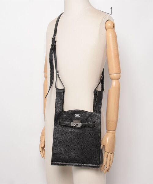 beautiful people(ビューティフルピープル)の「beautiful people/ビューティフルピープル/market shoulder bag in shrink leather(ショルダーバッグ・レディース・キャメル/その他18/ブラック・F)」の9枚目の写真
