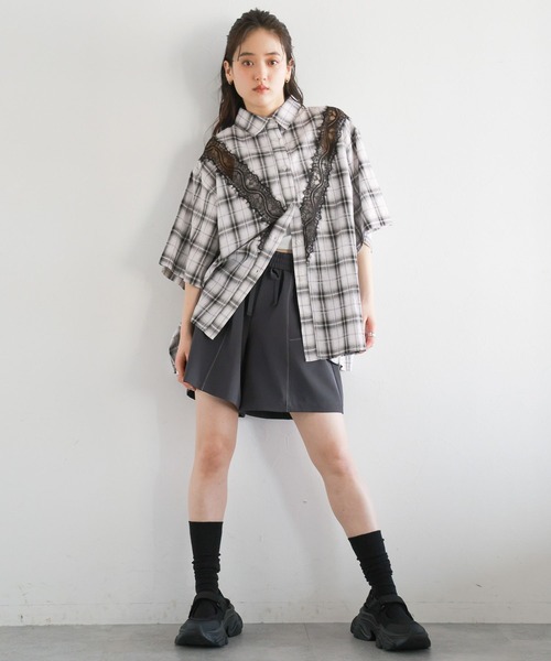 RAGEBLUE(レイジブルー)の「レースドッキング/オンブレチェックシャツ(シャツ/ブラウス・レディース・ホワイト系/ブラック系・FREE)」の14枚目の写真