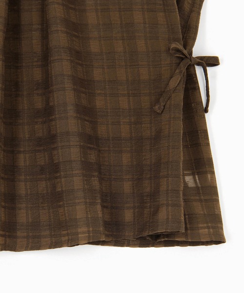 Grand PARK（グランドパーク）の「シアーチェック柄 ノースリーブブラウス（シャツ/ブラウス・レディース・ブラウン/ブラック/ブルー・FREE）」の8枚目の写真