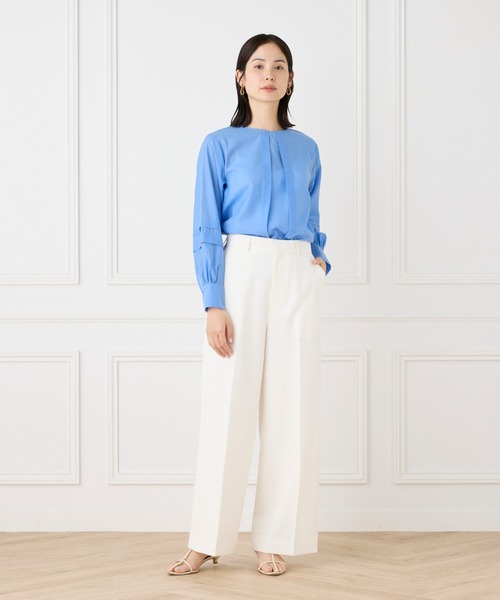 INED（イネド）の「シャイニーローンタックブラウス（シャツ/ブラウス・レディース・ネイビー/ピンク/オフホワイト/ブルー・9号/11号）」の10枚目の写真