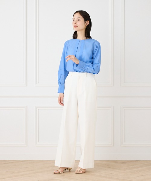 INED（イネド）の「シャイニーローンタックブラウス（シャツ/ブラウス・レディース・ネイビー/ピンク/オフホワイト/ブルー・9号/11号）」の12枚目の写真