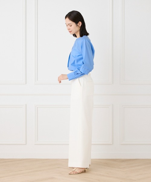 INED（イネド）の「シャイニーローンタックブラウス（シャツ/ブラウス・レディース・ネイビー/ピンク/オフホワイト/ブルー・9号/11号）」の13枚目の写真