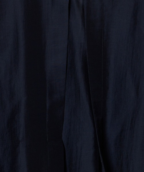 INED（イネド）の「シャイニーローンタックブラウス（シャツ/ブラウス・レディース・ネイビー/ピンク/オフホワイト/ブルー・9号/11号）」の20枚目の写真