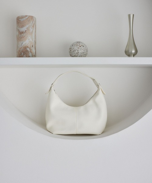 mysty woman(ミスティウーマン)の「ワンショルダーBAG 453136(ショルダーバッグ・レディース・ホワイト/ブラック/グリーン系その他/ブラウン系その他・FREE)」の2枚目の写真