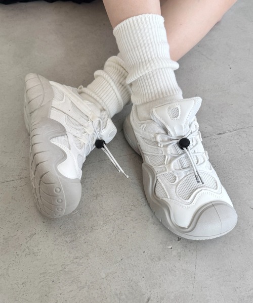 SOLLON.（ソルロン）の「ボリュームソールラインドロストスニーカーサンダル（スニーカー・レディース・ベージュ/ピンク/アイボリー/ブラック・23.5cm/24.5cm）」の2枚目の写真