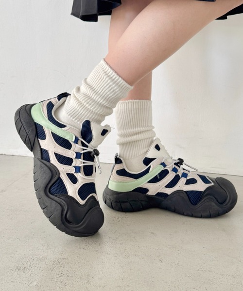 SOLLON.（ソルロン）の「ボリュームソールラインドロストスニーカーサンダル（スニーカー・レディース・ベージュ/ピンク/アイボリー/ブラック・23.5cm/24.5cm）」の3枚目の写真