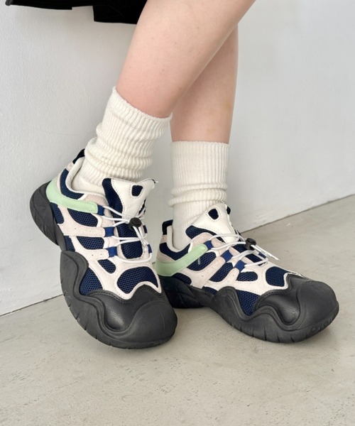 SOLLON.（ソルロン）の「ボリュームソールラインドロストスニーカーサンダル（スニーカー・レディース・ベージュ/ピンク/アイボリー/ブラック・23.5cm/24.5cm）」の18枚目の写真