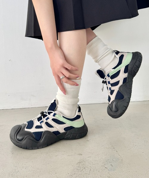 SOLLON.（ソルロン）の「ボリュームソールラインドロストスニーカーサンダル（スニーカー・レディース・ベージュ/ピンク/アイボリー/ブラック・23.5cm/24.5cm）」の19枚目の写真