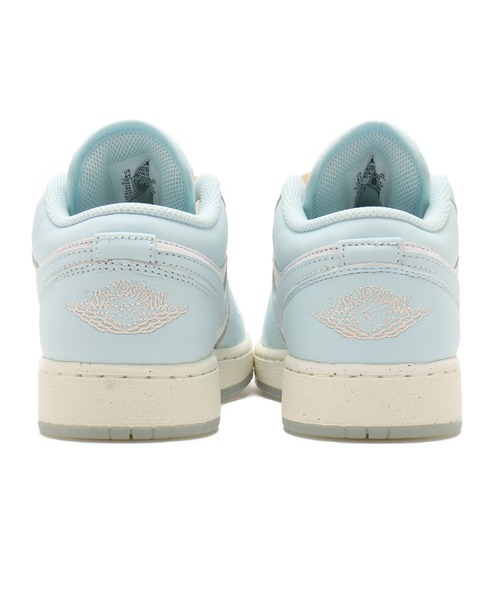 JORDAN BRAND(ジョーダンブランド)の「JORDAN BRAND AIR JORDAN 1 LOW SE (GS) / ジョーダンブランド エア ジョーダン 1 LOW SE (GS) / NIKE【SP】(スニーカー・レディース・ホワイト・23.5cm/24.0cm/24.5cm/25.0cm/23.0cm)」の3枚目の写真