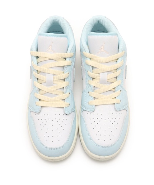 JORDAN BRAND(ジョーダンブランド)の「JORDAN BRAND AIR JORDAN 1 LOW SE (GS) / ジョーダンブランド エア ジョーダン 1 LOW SE (GS) / NIKE【SP】(スニーカー・レディース・ホワイト・23.5cm/24.0cm/24.5cm/25.0cm/23.0cm)」の2枚目の写真