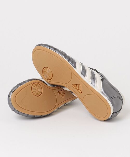adidas Originals(アディダスオリジナルス)の「TAEKWONDO W(スニーカー・レディース・ブラック・26.0cm/27.0cm/28.0cm/29.0cm/26.5cm/27.5cm/28.5cm/23.0cm/24.0cm/25.0cm/22.5cm/23.5cm/24.5cm/25.5cm)」の3枚目の写真