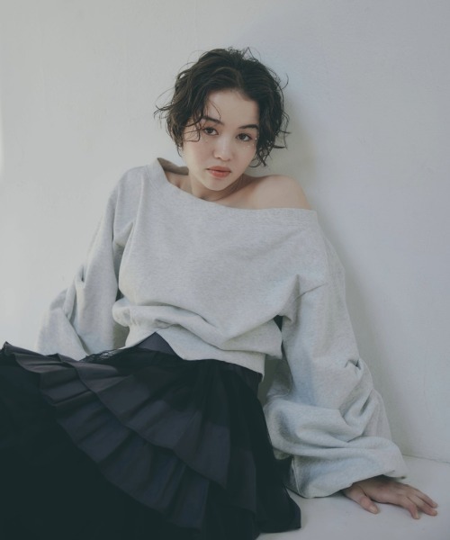 NOTREemor（ノートルエモア）の「volume tuck off shoulder