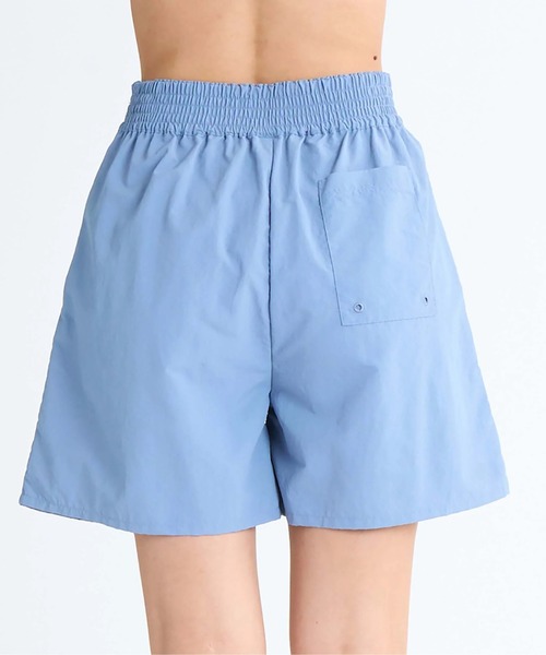 ROXY（ロキシー）の「SWEET HEAVEN SHORTS /ロキシー撥水加工水陸両用タック入りショートパンツ（水着）（水着・レディース・イエロー/ブラック/ブラック系その他・MEDIUM/LARGE/SMALL）」の19枚目の写真