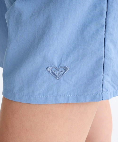 ROXY（ロキシー）の「SWEET HEAVEN SHORTS /ロキシー撥水加工水陸両用タック入りショートパンツ（水着）（水着・レディース・イエロー/ブラック/ブラック系その他・MEDIUM/LARGE/SMALL）」の11枚目の写真