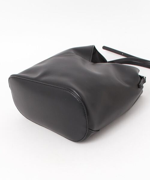 MM6 Maison Margiela（ｴﾑｴﾑｼｯｸｽ ﾒｿﾞﾝ ﾏﾙｼﾞｪﾗ）の「MM6 MAISON MARGIELA Japanese Crossbody Bag SB6WD0026（ボディバッグ/ウエストポーチ・レディース・ブラック・FREE）」の7枚目の写真