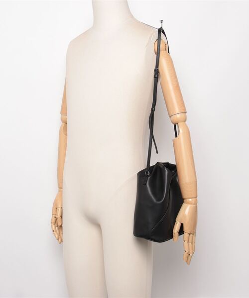 MM6 Maison Margiela（ｴﾑｴﾑｼｯｸｽ ﾒｿﾞﾝ ﾏﾙｼﾞｪﾗ）の「MM6 MAISON MARGIELA Japanese Crossbody Bag SB6WD0026（ボディバッグ/ウエストポーチ・レディース・ブラック・FREE）」の9枚目の写真