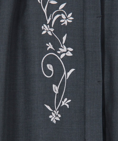 NICOLE CLUB(ニコル クラブ)の「オリエンタル刺繍ブラウス(シャツ/ブラウス・レディース・ネイビー/グリーン/オフホワイト・MEDIUM)」の11枚目の写真