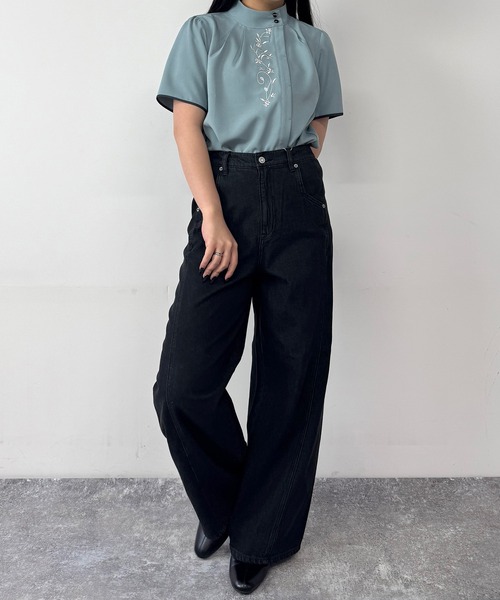 NICOLE CLUB(ニコル クラブ)の「オリエンタル刺繍ブラウス(シャツ/ブラウス・レディース・ネイビー/グリーン/オフホワイト・MEDIUM)」の4枚目の写真