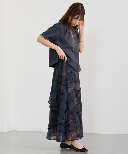 NICOLE CLUB(ニコル クラブ)の「オリエンタル刺繍ブラウス(シャツ/ブラウス・レディース・ネイビー/グリーン/オフホワイト・MEDIUM)」の9枚目の写真