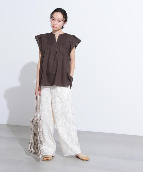 N.（N. Natural Beauty Basic）（エヌエヌナチュラルビューティーベーシック）の「コットンボイルシャーリングブラウス（シャツ/ブラウス・レディース・オフホワイト/ピンク/ブラウン・MEDIUM）」の5枚目の写真