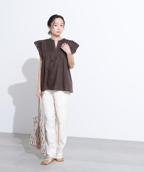 N.（N. Natural Beauty Basic）（エヌエヌナチュラルビューティーベーシック）の「コットンボイルシャーリングブラウス（シャツ/ブラウス・レディース・オフホワイト/ピンク/ブラウン・MEDIUM）」の7枚目の写真