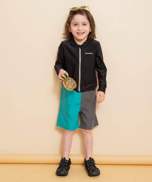 BRANSHES（ブランシェス）の「【水着/SWIM】長袖ラッシュガード（ラッシュガード・キッズ・ライトグリーン/ブラック・110/130/120/150/140/100/90）」の19枚目の写真